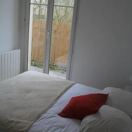 3 Mn, 14 People , 4 Bedrooms, 2 Parkings Prives 公寓 谢西