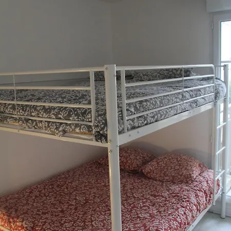 3 Mn, 14 People , 4 Bedrooms, 2 Parkings Prives 谢西