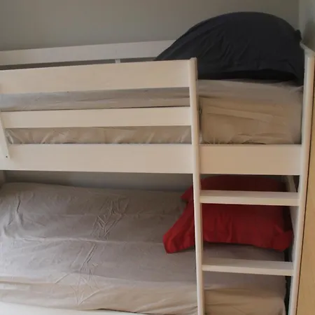 3 Mn, 14 People , 4 Bedrooms, 2 Parkings Prives