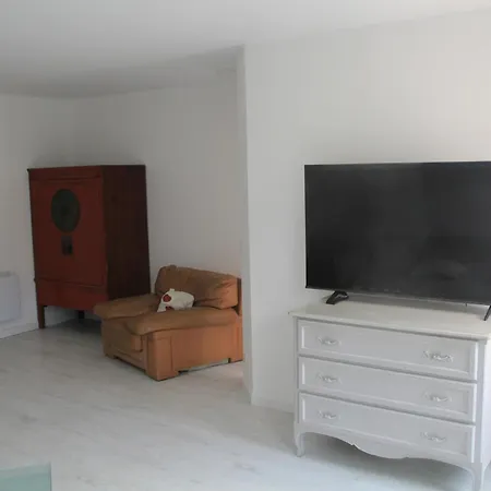 公寓 3 Mn, 14 People , 4 Bedrooms, 2 Parkings Prives