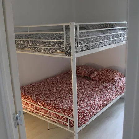 3 Mn, 14 People , 4 Bedrooms, 2 Parkings Prives *