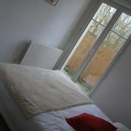 3 Mn, 14 People , 4 Bedrooms, 2 Parkings Prives 公寓 *