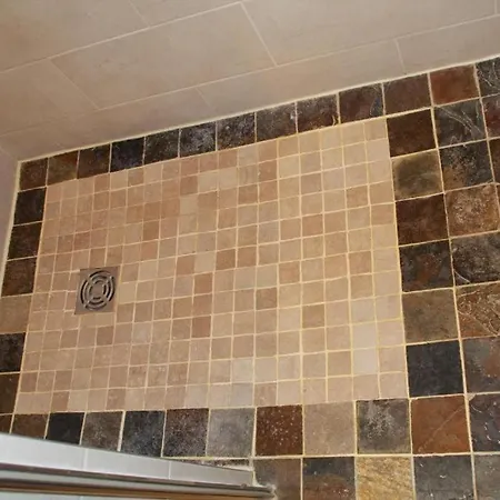 Apartament 3 Mn, 14 People , 4 Bedrooms, 2 Parkings Prives Chessy (Seine-et-Marne)