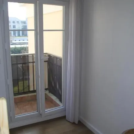 Apartament 3 Mn, 14 People , 4 Bedrooms, 2 Parkings Prives