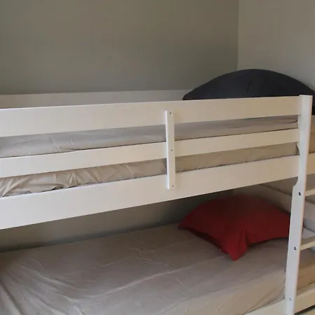 Apartament 3 Mn, 14 People , 4 Bedrooms, 2 Parkings Prives Chessy (Seine-et-Marne)