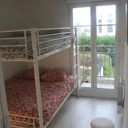 3 Mn, 14 People , 4 Bedrooms, 2 Parkings Prives Apartament *