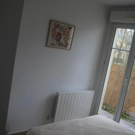 3 Mn, 14 People , 4 Bedrooms, 2 Parkings Prives Apartament *