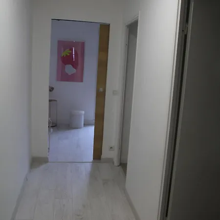 3 Mn, 14 People , 4 Bedrooms, 2 Parkings Prives Chessy (Seine-et-Marne)