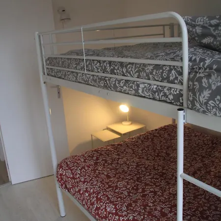 Apartament 3 Mn, 14 People , 4 Bedrooms, 2 Parkings Prives
